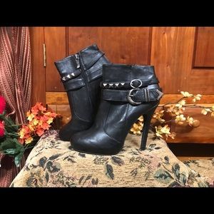 BCBGeneration Heels NEW! w/ Box